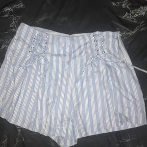 Striped tie detail shorts